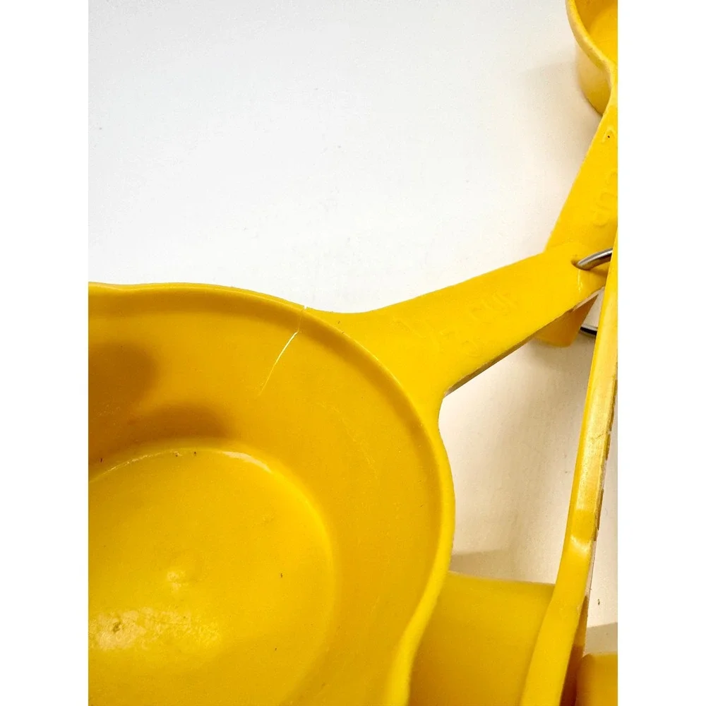 Vintage Lustro Ware Yellow Plastic Measuring Cups‎ Set 4pc Mid Century Retro